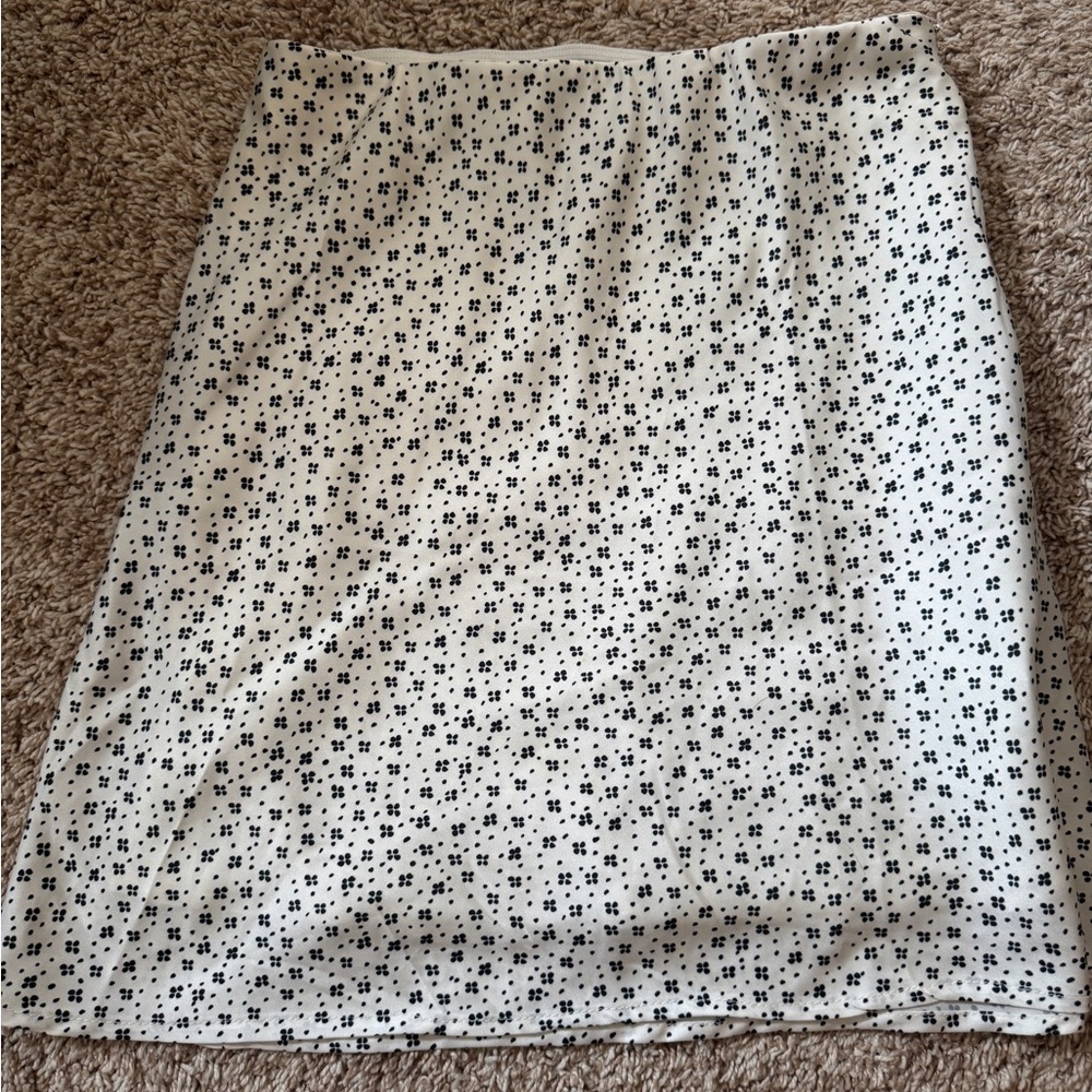 Urban Outfitters Black and White Pencil Skirt